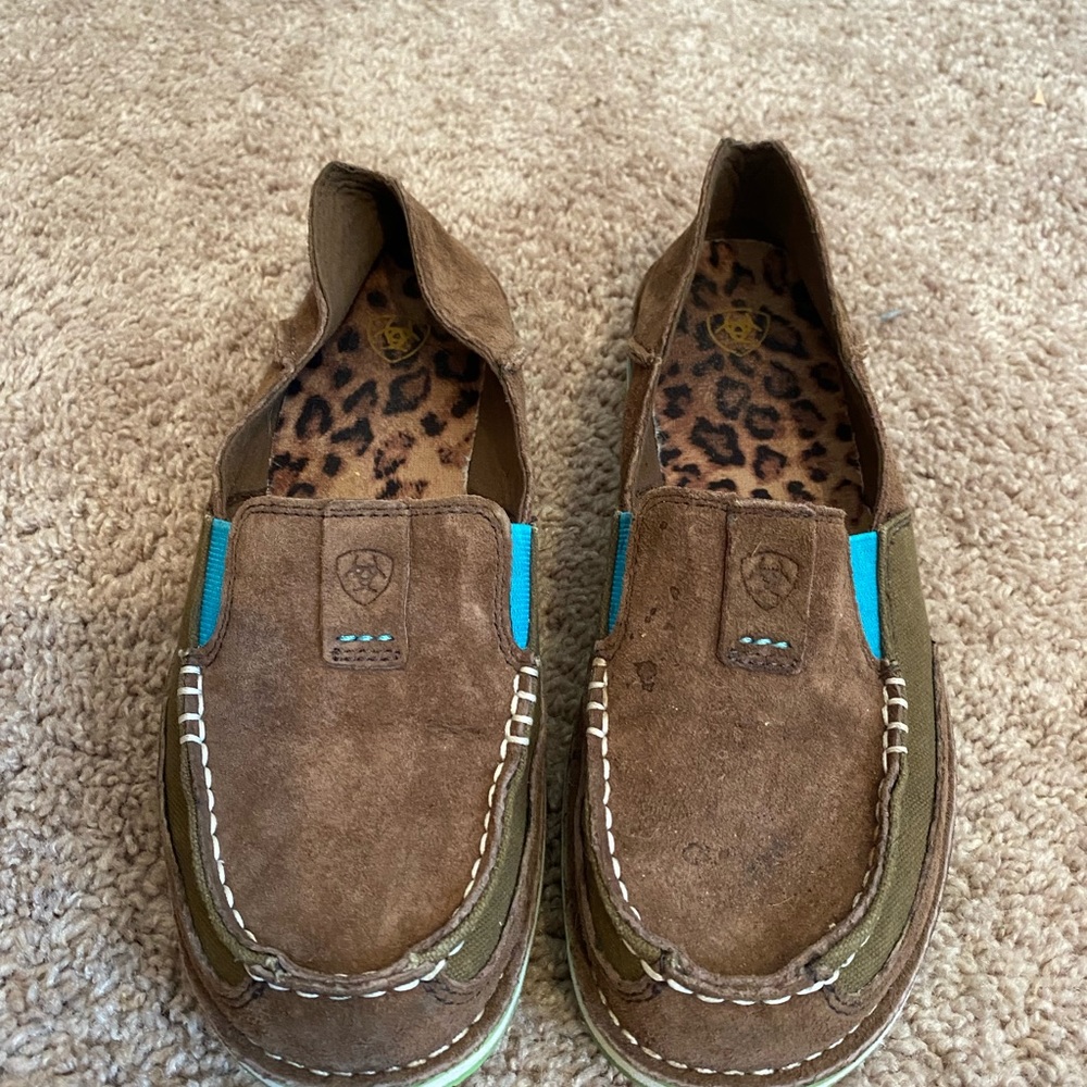 Size 8 Ariat Cruisers